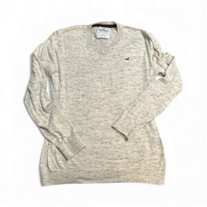 Hollister Men's Light Beige V-Neck Sweater